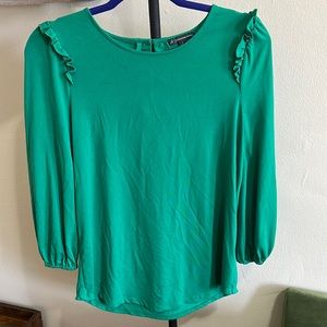 Green 3/4 length sleeve top